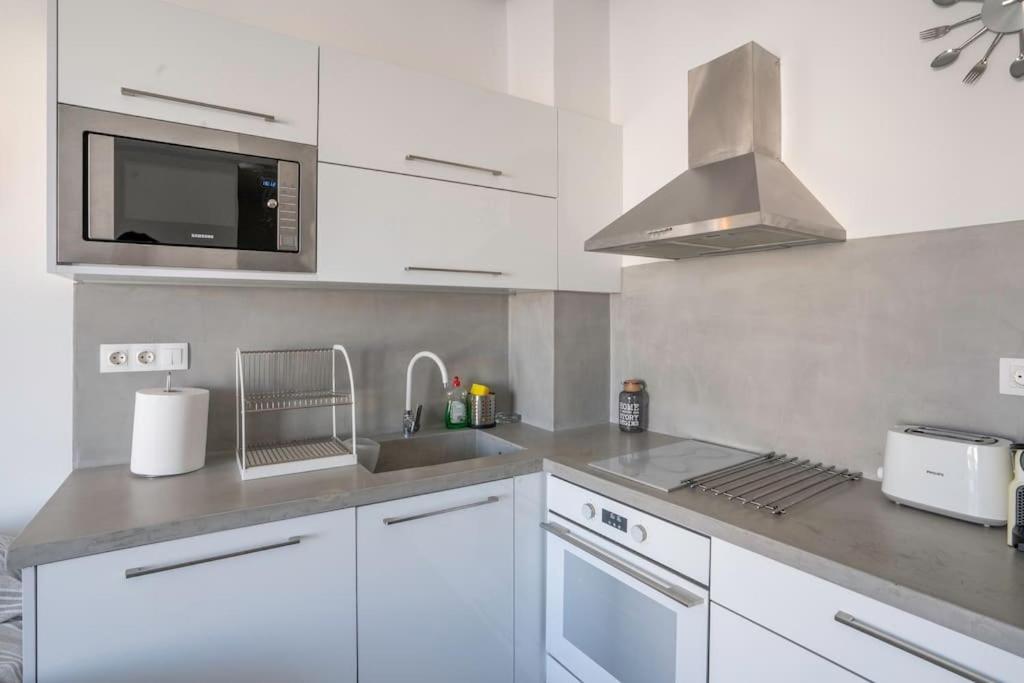 Apartment Penthouse With Views Close To Monastiraki Metro *