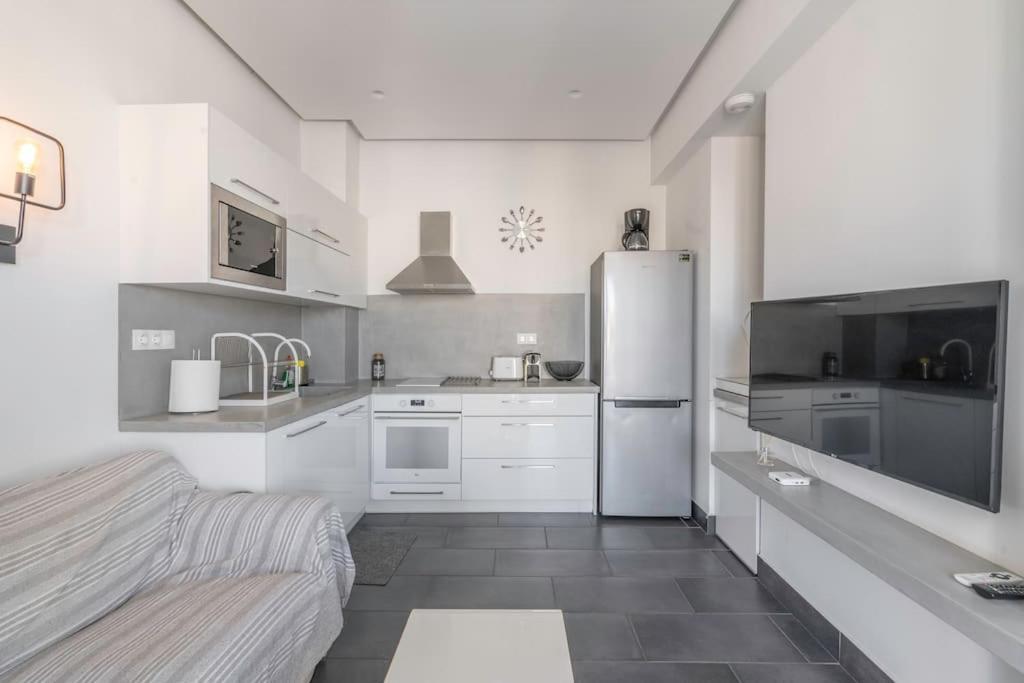 Penthouse With Views Close To Monastiraki Metro Apartment Athens