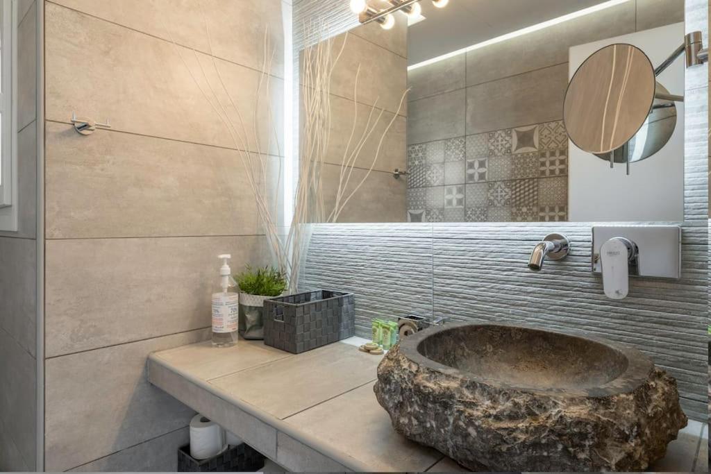 Penthouse With Views Close To Monastiraki Metro Apartmán *