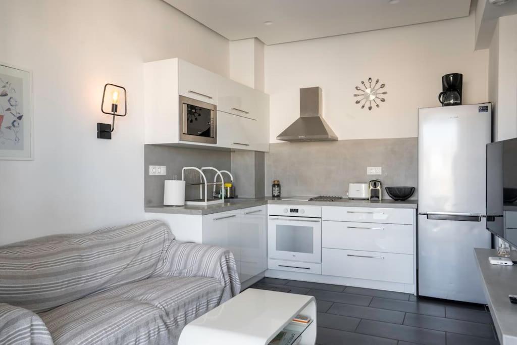 Apartment Penthouse With Views Close To Monastiraki Metro